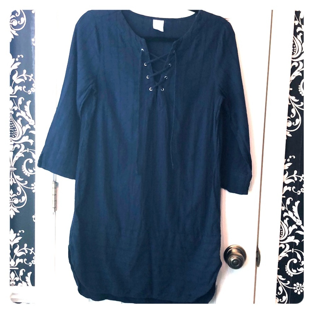 Very gently used navy top
